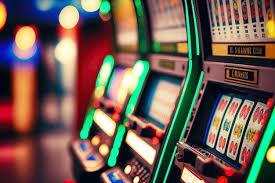 Antarmuka aplikasi mobile mobiletogel menampilkan meja live-dealer dan pilihan permainan